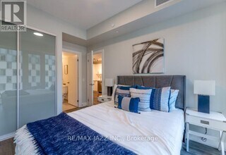 80 Bond St E in Oshawa, ON - Building Photo - Building Photo