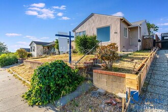 218 Steffan St in Vallejo, CA - Building Photo - Building Photo