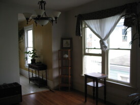 1595 Pacific Ave, Unit Lovely Victorian apartmen