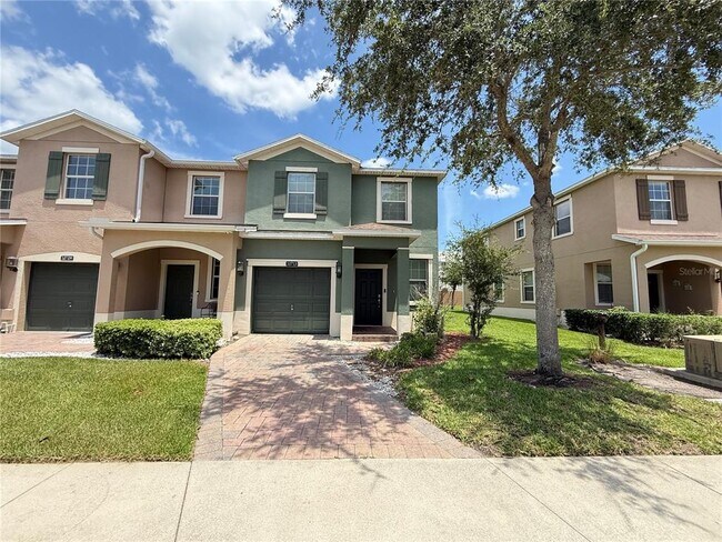 property at 10713 Savannah Landing Cir