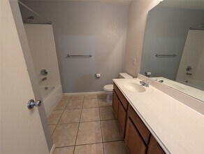 8235 Wooded Terrace Ln in Humble, TX - Building Photo - Building Photo