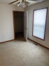 1106 Heather Dr, Unit 1 in Mahomet, IL - Foto de edificio - Building Photo