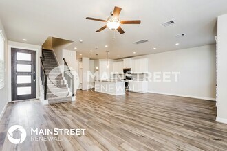 9826 Rugged Oaks Dr in Houston, TX - Building Photo - Building Photo