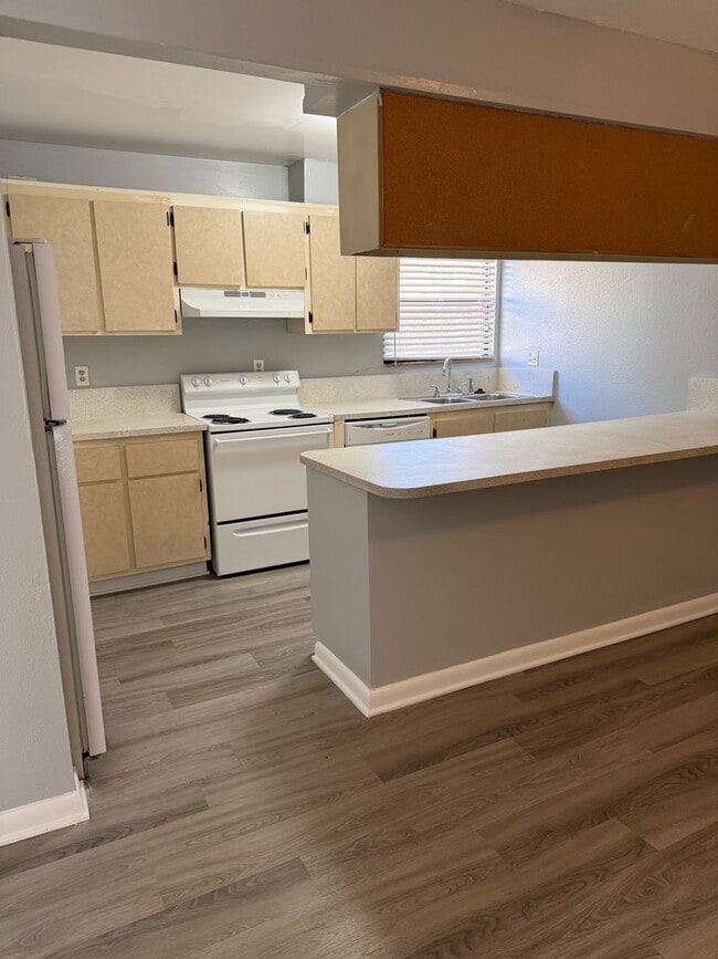 2811-T2811 SW Archer Rd in Gainesville, FL - Foto de edificio - Building Photo