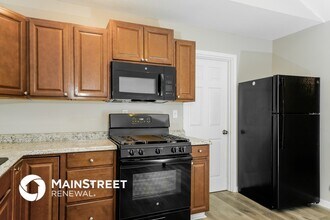 14020 Darwin Blvd in Louisville, KY - Foto de edificio - Building Photo