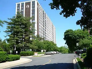 11801 Rockville Pike in North Bethesda, MD - Building Photo