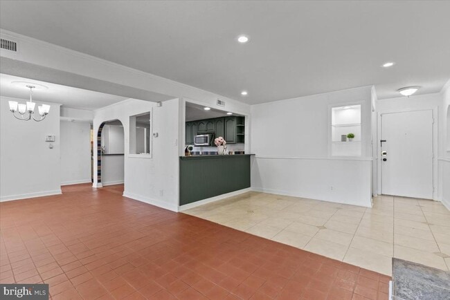202 Buckingham Ln