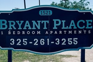 Bryant Place in San Angelo, TX - Building Photo