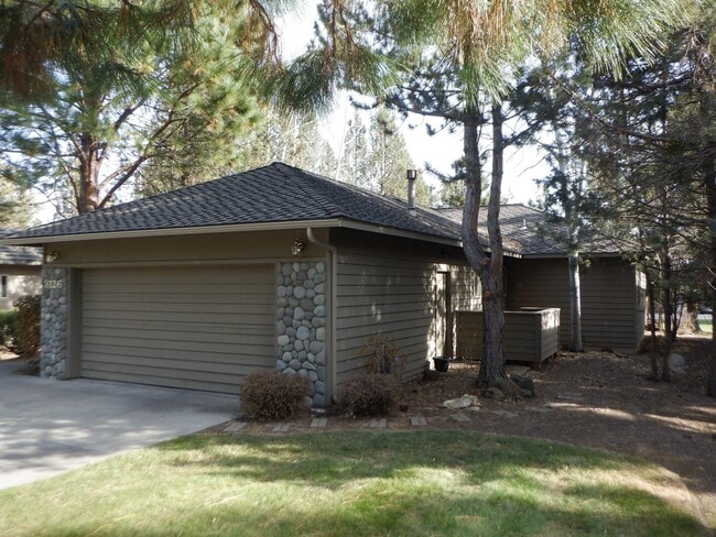 3126 NW Clubhouse Dr in Bend, OR - Building Photo - Building Photo