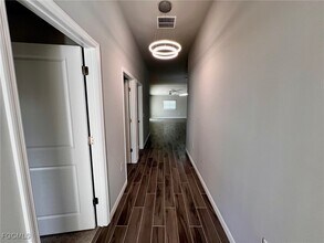 3225 58th St W in Lehigh Acres, FL - Foto de edificio - Building Photo