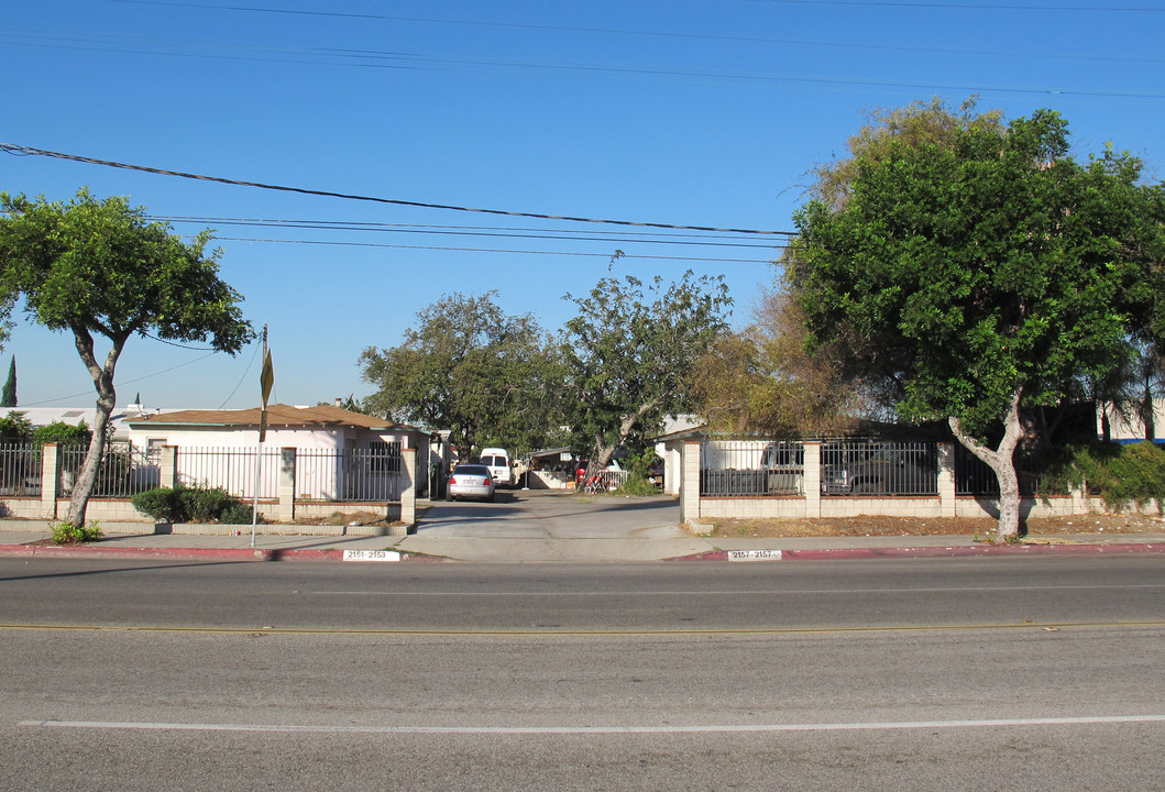 2151-2157 Tyler Ave in South El Monte, CA - Foto de edificio