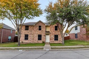 2840 Clear Creek Dr in Rockwall, TX - Building Photo