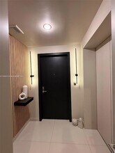 488 NE 18th St, Unit 2009 in Miami, FL - Building Photo - Building Photo