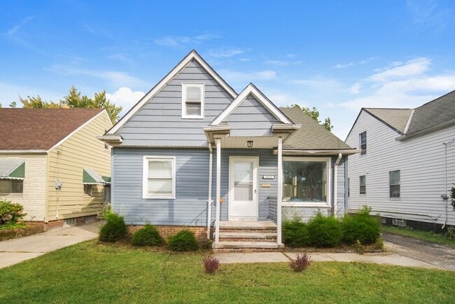 19121 Harvard Ave in Warrensville Heights, OH - Building Photo - Building Photo