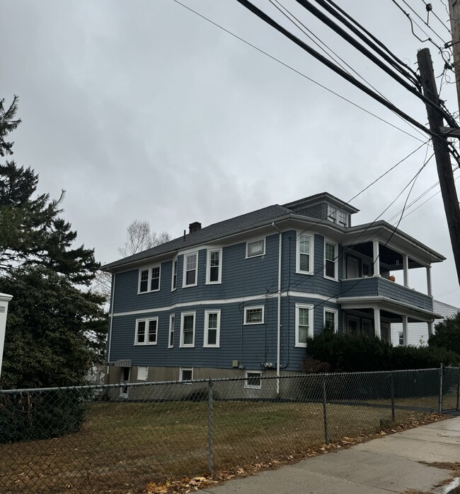 574 Beech St, Unit 1