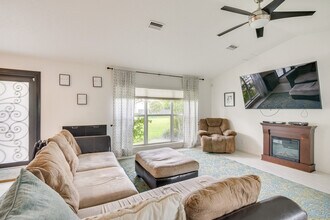 15300 SW 164th St in Miami, FL - Building Photo - Building Photo