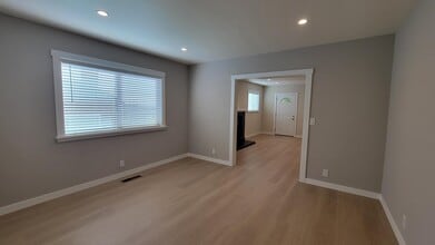 622 Miller Ave in South San Francisco, CA - Building Photo - Building Photo