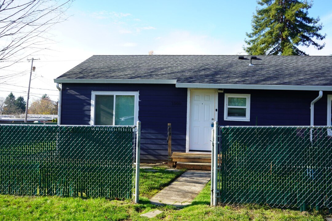 1500 W St in Vancouver, WA - Building Photo