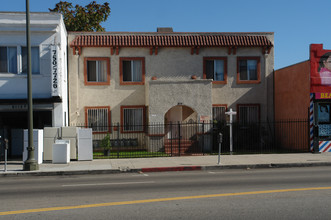 6114 S Broadway in Los Angeles, CA - Building Photo - Building Photo