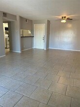 Plaza Verde Condos for Rent in Houston, TX - Building Photo - Building Photo