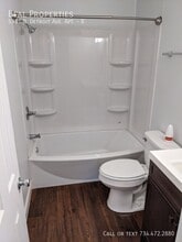 5311 N Detroit Ave in Toledo, OH - Building Photo - Building Photo