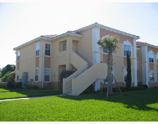 Condos at Villagio in Sarasota, FL - Foto de edificio