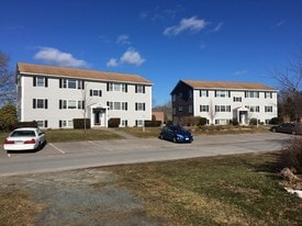 25 Thomas Ave in Buzzards Bay, MA - Building Photo