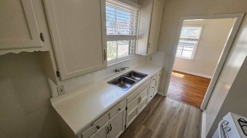 938 S Grand View St in Los Angeles, CA - Building Photo