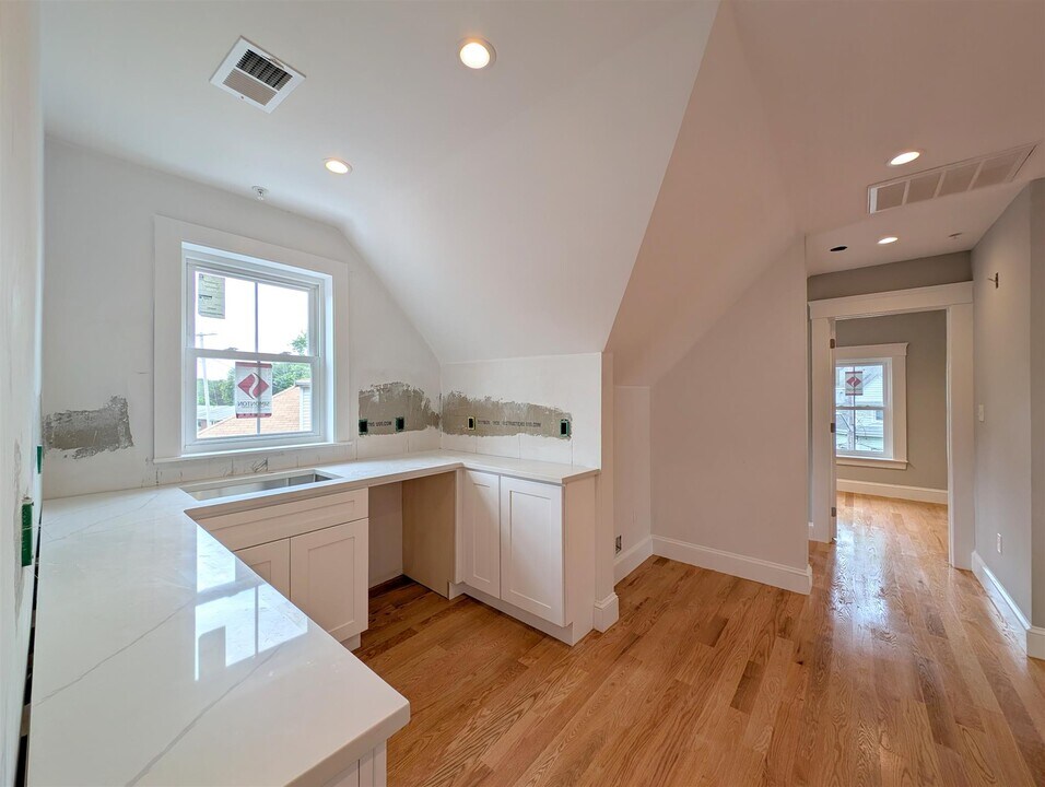 86 Orchard St, Unit 3 in Medford, MA - Building Photo