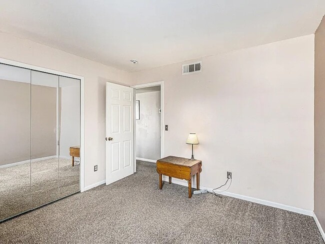 151 Commons Cir in Saline, MI - Building Photo - Building Photo