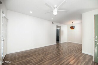 7008 E Gold Dust Ave in Paradise Valley, AZ - Building Photo - Building Photo