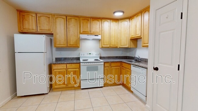 1013 Echo Rd in Redding, CA - Building Photo - Building Photo