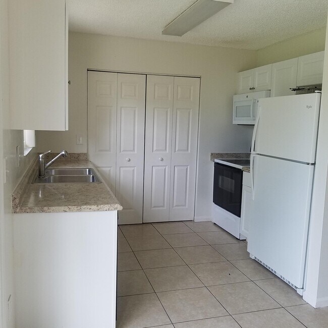 423 W Mango St in Lantana, FL - Building Photo - Building Photo