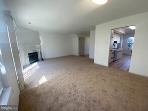6603 Colonial Ct in North Wales, PA - Building Photo - Building Photo