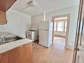 92 Truman St in New London, CT - Building Photo - Building Photo