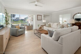 776 Willowbrook Dr in Naples, FL - Building Photo