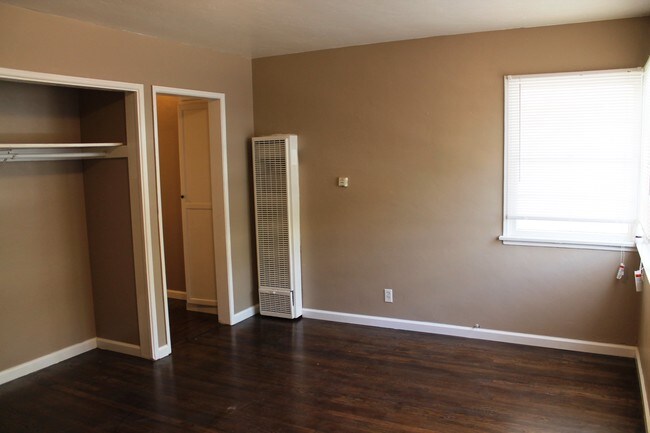 1162 E 3rd St in Long Beach, CA - Building Photo - Building Photo