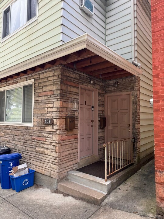 409 Gettysburg St-Unit -2nd Floor in Pittsburgh, PA - Building Photo