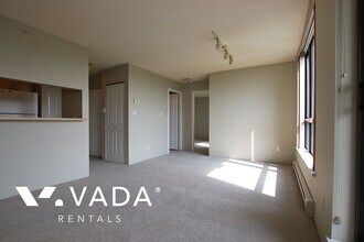 3588 Crowley Dr in Vancouver, BC - Building Photo - Building Photo