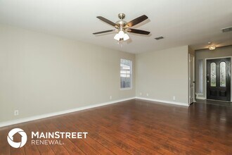 3927 Nuttall Oak Dr in San Antonio, TX - Building Photo - Building Photo