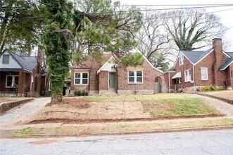 1395 Winburn Dr in East Point, GA - Building Photo - Building Photo