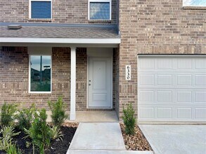 6330 Breakaway Grv Dr in Park Row, TX - Building Photo - Building Photo