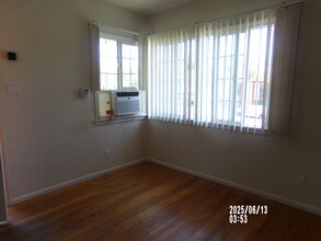 11618 Riverside Dr in North Hollywood, CA - Foto de edificio - Building Photo