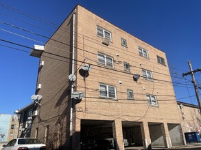 2421-2423 123rd St in Blue Island, IL - Foto de edificio - Building Photo