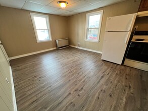 16 Western Ave in Waterville, ME - Building Photo - Building Photo