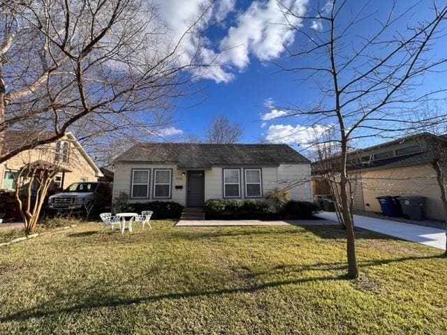 8608 Forest Hills Blvd in Dallas, TX - Building Photo - Building Photo