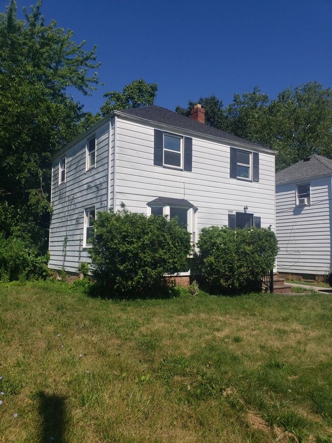 property at 3826 E 146th St