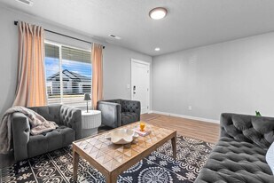 6960 W Redwood Crk Dr in Meridian, ID - Building Photo