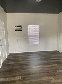 214 Sidney St photo'