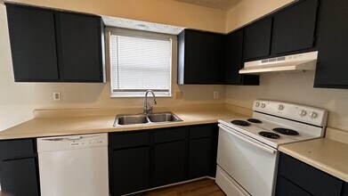 7193 Anne Ct in Reynoldsburg, OH - Foto de edificio - Building Photo